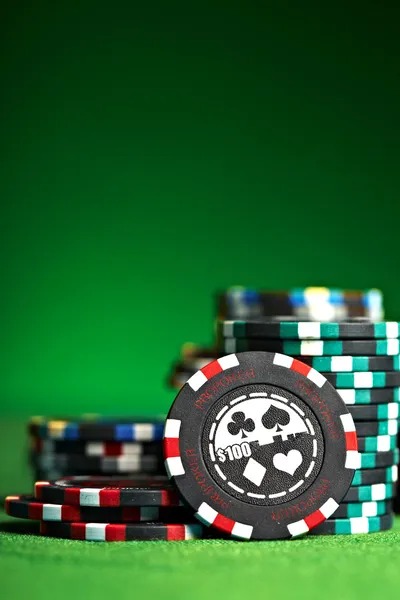 Live dealer blackjack table broadcast from 828bet studio with multilingual dealer